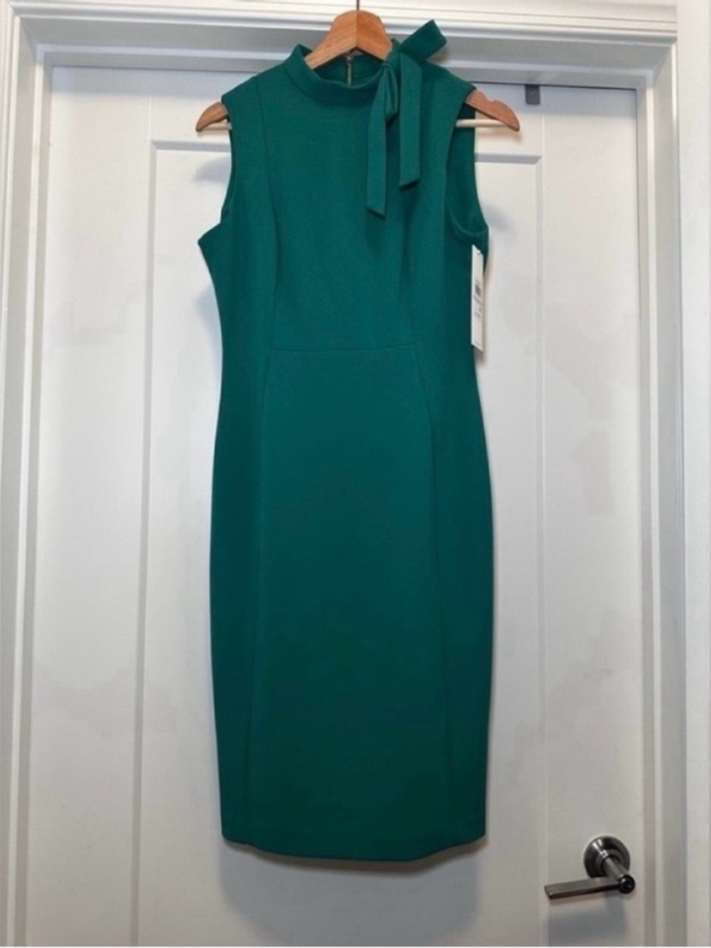 💚 NWT! Green CALVIN KLEIN Tie Neck Sleeveless Dress - Size 4 - Picture 3 of 10